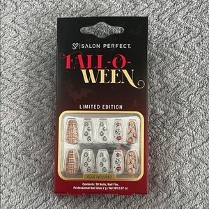 💋3/$10💋NWT Salon Perfect Fall-O-Ween Limited Edition Halloween Nails Med Coffin